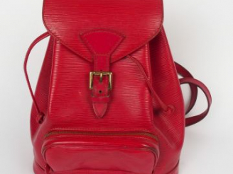 Vente aux enchères Louis VUITTON. Sac à dos  en cuir épi rouge vif, 1997 Modèle en éditio