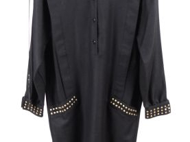 Vente aux enchères BALENCIAGA. Robe noire, épaulettes,manches et ouvertures des poches cl