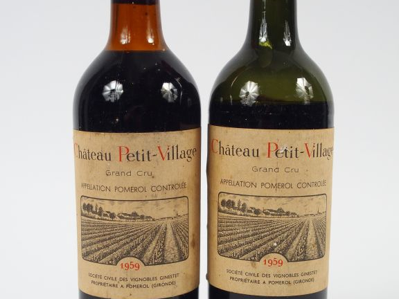 2 BOUTEILLES CHÂTEAU PETIT VILLAGE POMEROL - 1959 - 1 LB/ 1 VIDANGE