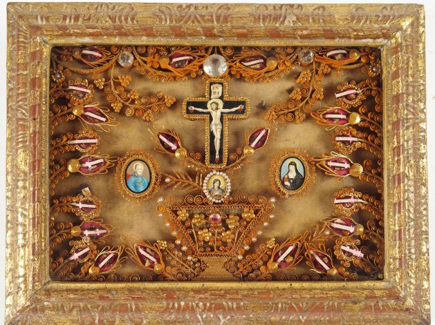 Paperolle XIXème en tondo à décor de la Vierge enfant et de sainte Ann