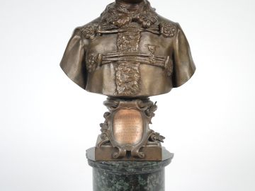 A. CHAPU. Sculpture en bronze à patine médaille « Portrait de Joseph d