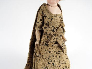 Poupée BRU jeune taille 8, bouche fermée (ouverte avec langue), yeux d