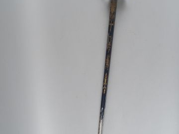 20- Epée a clavier étrangère monture en bronze pommeau en urne bouton 