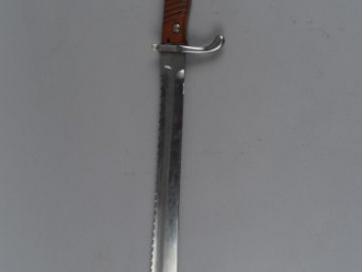 Vente aux enchères 23- Baïonnette Allemande modèle 98/05 à dent de scie modèle sans pare 