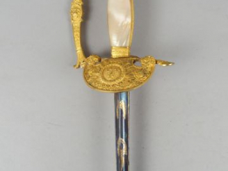 Vente aux enchères 64  Belle épée de cérémonie ou d’officier supérieur époque restauratio