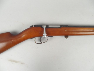 Vente aux enchères 85- Carabine de jardin calibre 9mm Flobert. Canon lisse. Parfaitement 