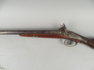 Vente aux enchères 92- Fusil juxtaposé à percussion calibre 16 à la Livre. Canons de 795m