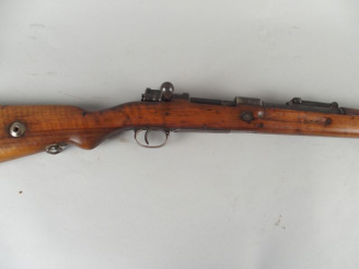 Vente aux enchères 153- Intéressant fusil réglementaire Allemand Mauser 98 dans son calib