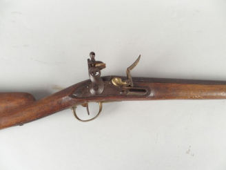 Vente aux enchères 166- Fusil de chasse à silex issu d’un fusil d’infanterie ou de dragon