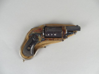 Vente aux enchères  210- Joli petit revolver de poche calibre 6mm velodog. Barillet de 5 