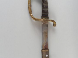 Vente aux enchères 239-  Sabre modèle 1821 d’officier, lame à la Montmorency courbe à gor