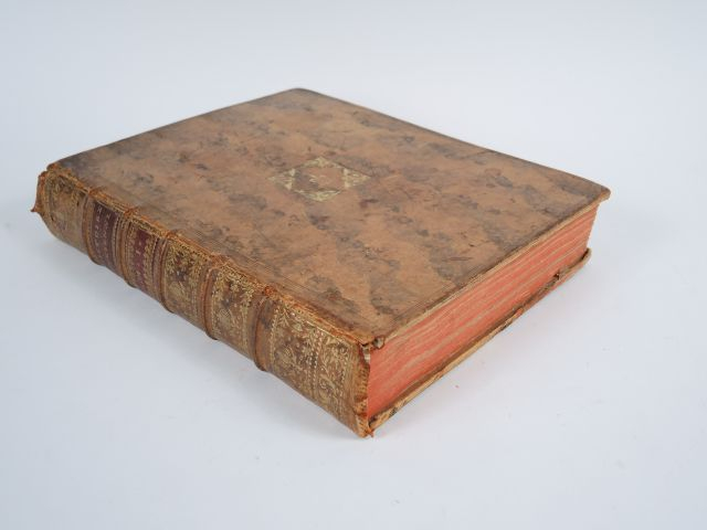 Coffret en trompe l'oeil  en forme de livre relié du XVIIIème (petite 