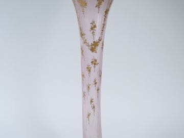 Grand vase 1900 en cristal émaillé rose