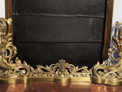Barre de foyer de style Louis XV en bronze