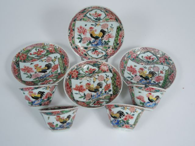 Lot de 4 sorbets avec leur présentoir en porcelaine de la famille rose