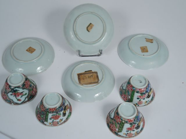 Lot de 4 sorbets avec leur présentoir en porcelaine de la famille rose