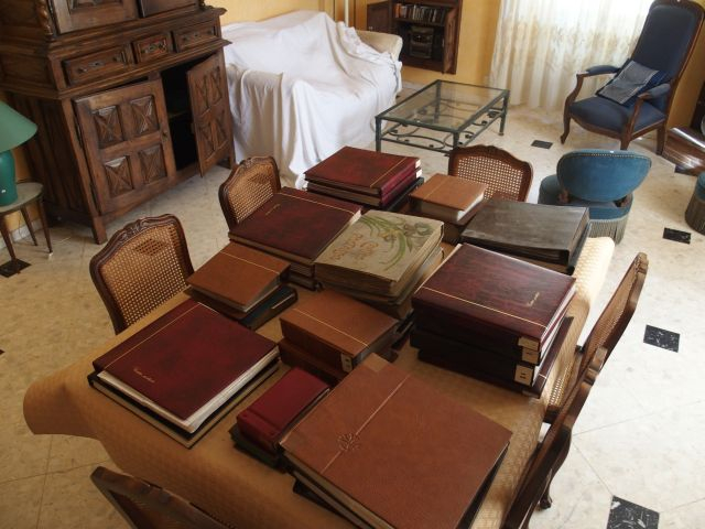 Important lot d'albums de cartes postales à diviser