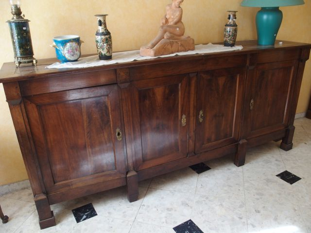 Enfilade de style directoire en noyer ouvrant à 4 portes