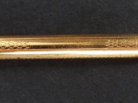 Vente aux enchères Porte-mine en or jaune 14K. Poids: 5,4gr