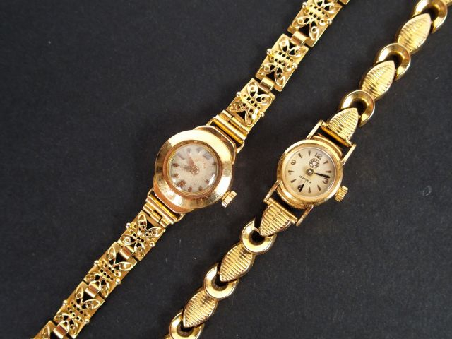 2 montres de dame 1940, boitiers et bracelets en or jaune. Poids tel: 