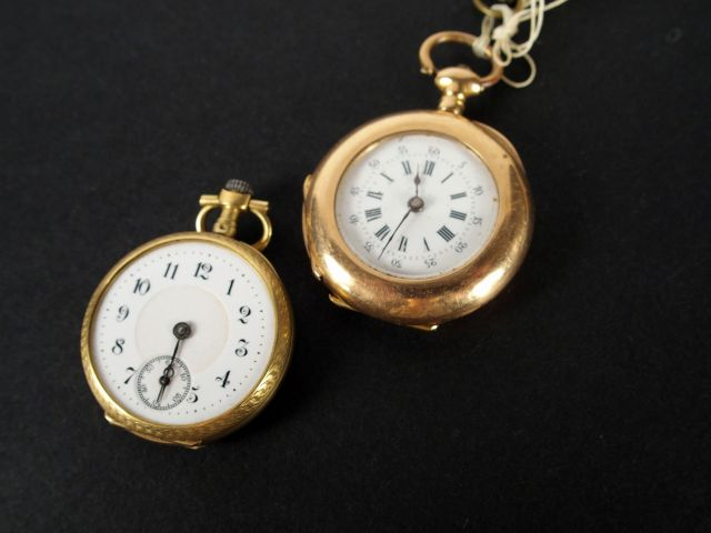 2 montre de col en or jaune. Poids tel: 40gr