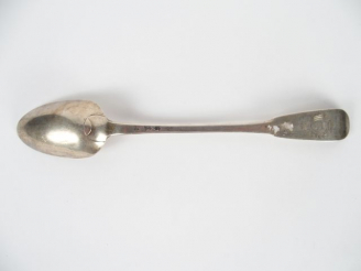 Vente aux enchères Grande cuillère en argent XVIIIeme. MO : LACERE (?) à Toulouse. Longue