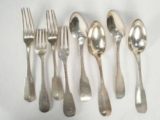 Vente aux enchères Quatre grandes cuillères en argent, poinçon au coq. On y joint Quatre 