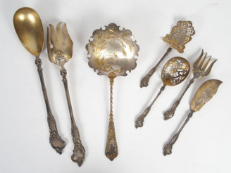 Vente aux enchères FOLLIOT. Couvert à salade et nécessaire à douceur quatre pièces de sty