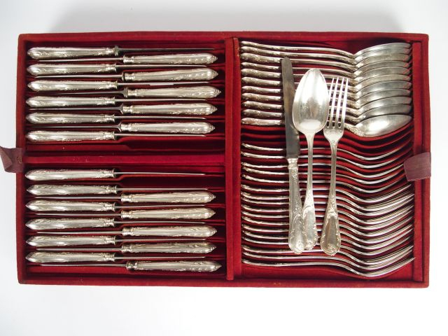 Partie de ménagère de style rocaille en argent, poinçon Minerve, compr