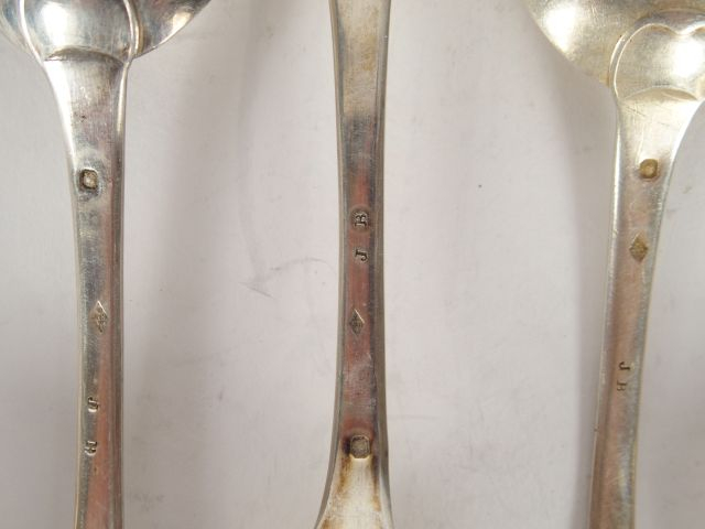 Huit grandes cuillères en argent, poinçon Minerve, modèle uniplat. Poi