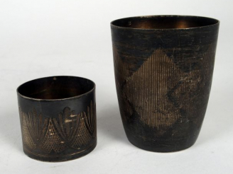 Vente aux enchères Timbale et rond de serviette de style Art Déco en argent, poinçon Mine