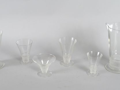 LALIQUE. Service de verres, modèle 'Bourgueuil ' comprenant : 11 verre