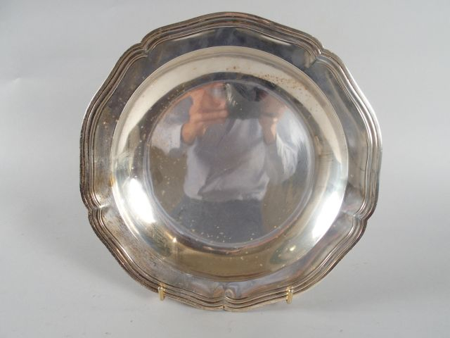 Jatte ronde et creuse de style Louis XV, en argent poinçon Minerve. Po