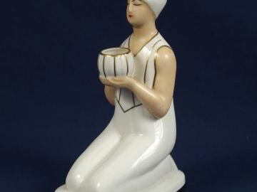 ROBJ. Veilleuse en porcelaine polychrome "Orientale au turban". Signée
