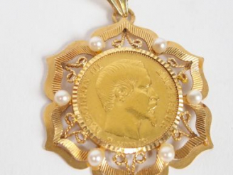 Vente aux enchères Pièce de 20 Francs or Napoléon III tête nue 1857-A montée en pendentif