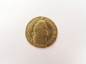 Vente aux enchères Demi-Louis d'or aux 4 L, 1694, Lyon. D. 1440A TB Poids: 3,33gr Expert:
