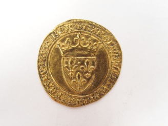 Vente aux enchères Ecu d'or à la couronne de Charles VI. Tours. D.369 Poids: 3,79gr Exper