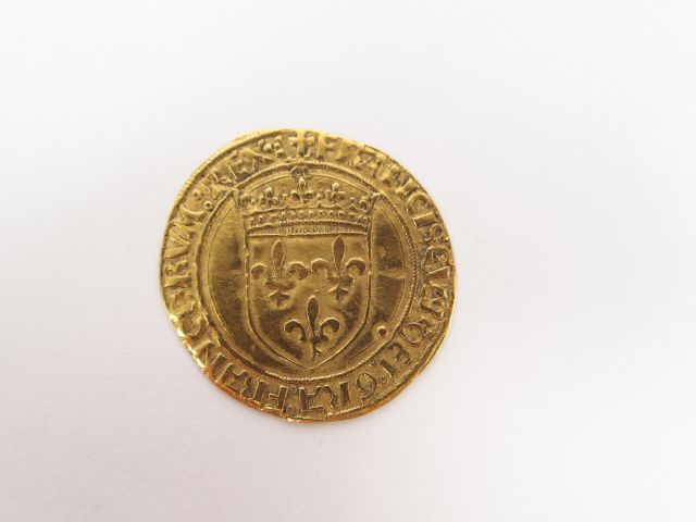 Ecu d'or au soleil François Ier, 8ème type. Lyon. D. 779 Frotté sinon 