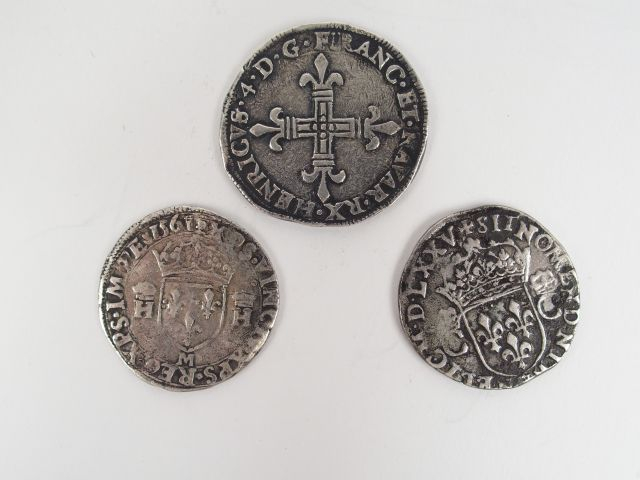 Trois pièces argent : -Henri II Teston1561-Toulouse, -Charles IX Testo