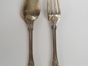 Dans un écrin en chêne, ménagère Napoléon III en argent, poinçon Miner