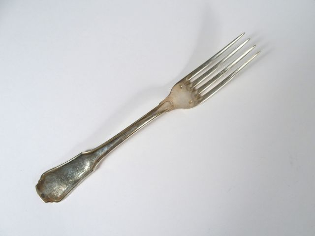 Ménagère en argent, poinçon Minerve, manches violonnés, comprenant 12 