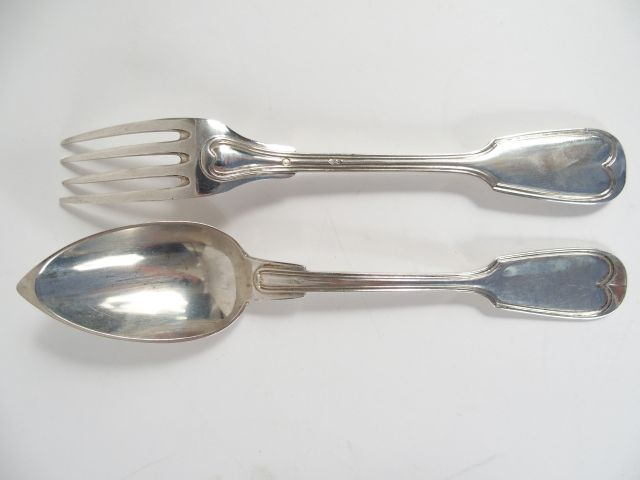 Suite de 5 couverts en argent, poinçon Vieillard, modèle à filet monog