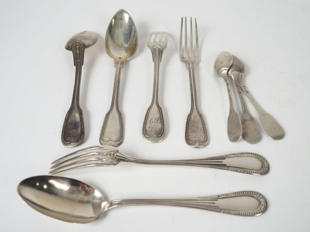 Couvert à entremets de style Louis XVI en argent, poinçon Minerve. M.O