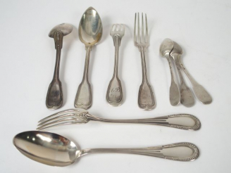 Vente aux enchères Couvert à entremets de style Louis XVI en argent, poinçon Minerve. M.O