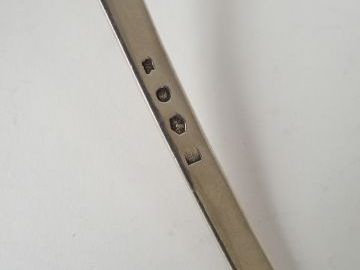 Louche en argent anglais.  Poids: 200gr (LP : 10887)