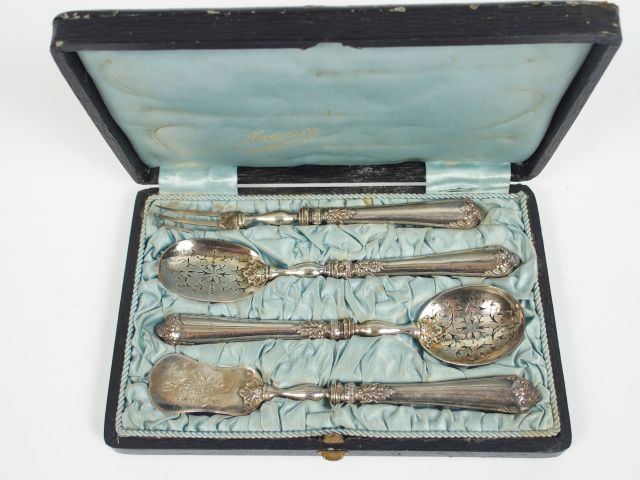 Service à hors d'oeuvre en argent. Dans son coffret.  Poids: 90 gr