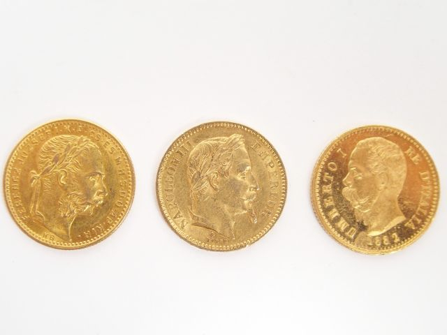 3 pièces or: 20 Francs Napoléon III tête laurée 1866-B, 20 Lires Umber