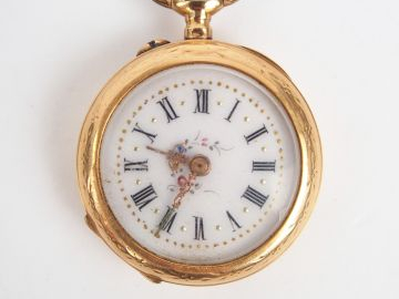 Montre de col en or jaune, cadran émail. Poids tel: 16,2gr
