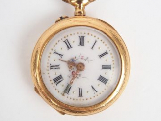 Vente aux enchères Montre de col en or jaune, cadran émail. Poids tel: 16,2gr