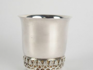Vente aux enchères Timbale en argent étranger (Mexique). Poids : 108 g